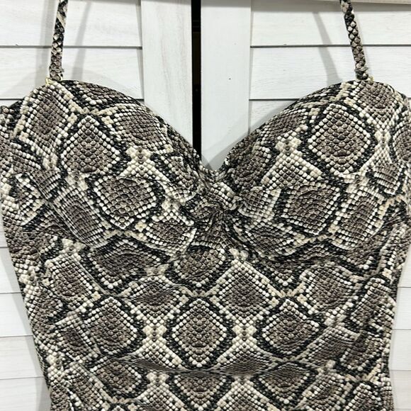 Tommy Bahama Swimsuit Size 8 Python Front Twist - Picture 5 of 16